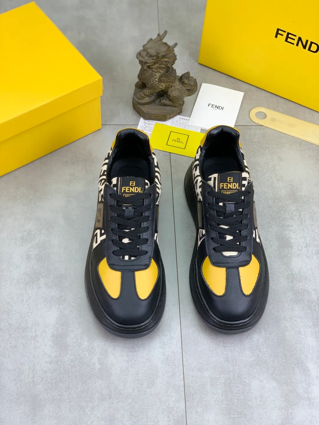 ​Men's shoes 💰P440 💰【New】Little monster 🆘 New FENDI 🕶️🕶️Simple routing effect, showing an elegant and cool driving shoe 🎬Using imported calfskin + first-layer pigskin lining🐂Excellent material🎬Detailed workmanship 🤗Comfortable foot feel➰➰. ​Pair it with any outfit to show your taste and temperament, low-key luxury ♻️Design ​simple and elegant ​noble and fashionable 🍃​Very loved and favored by trendy men 💓❤️size: 38-44 4️⃣colors available